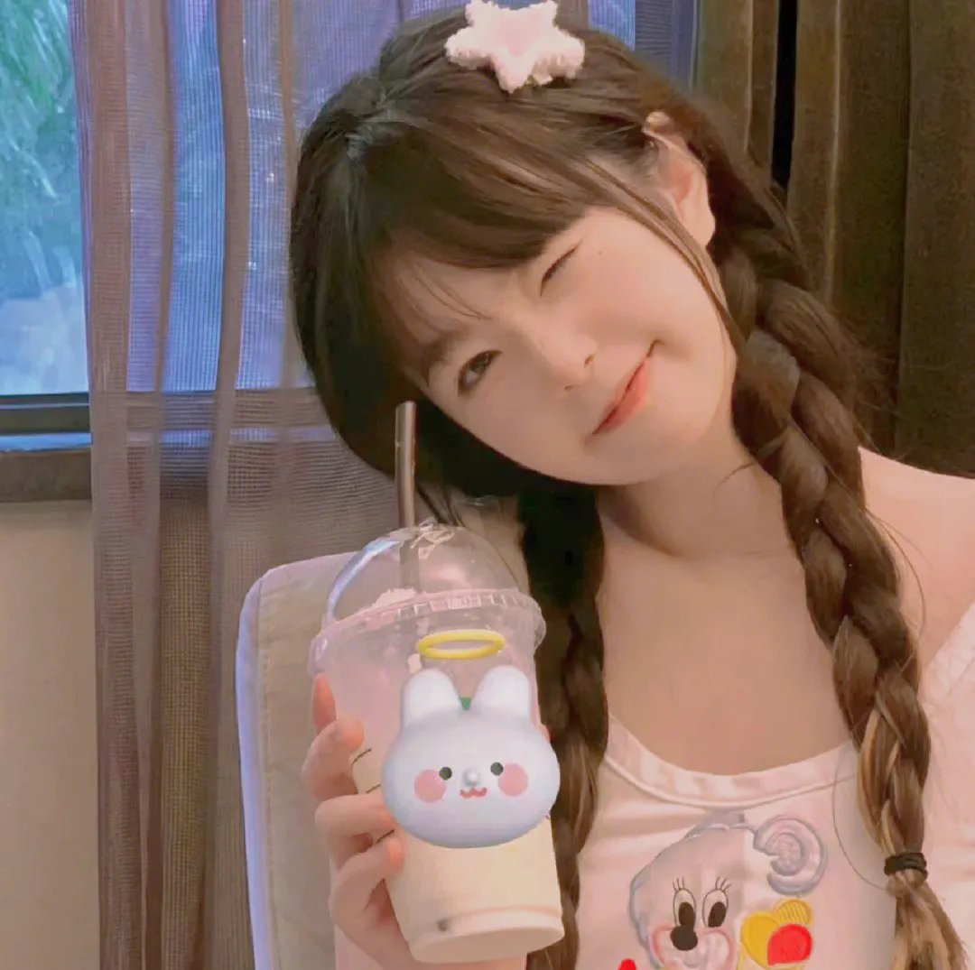 驼背人与舞女